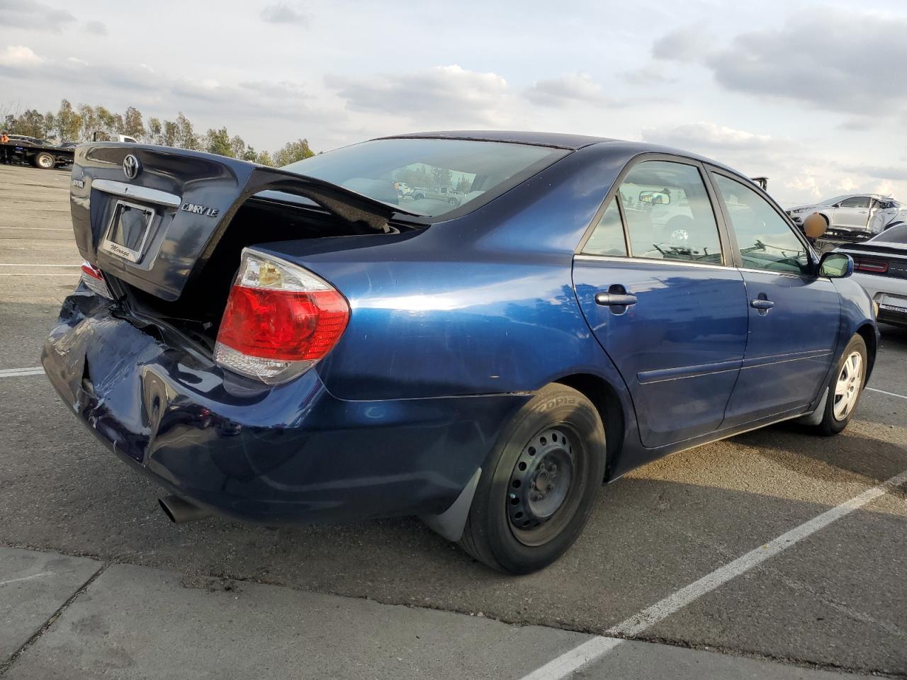 2005 Toyota Camry - Image 3