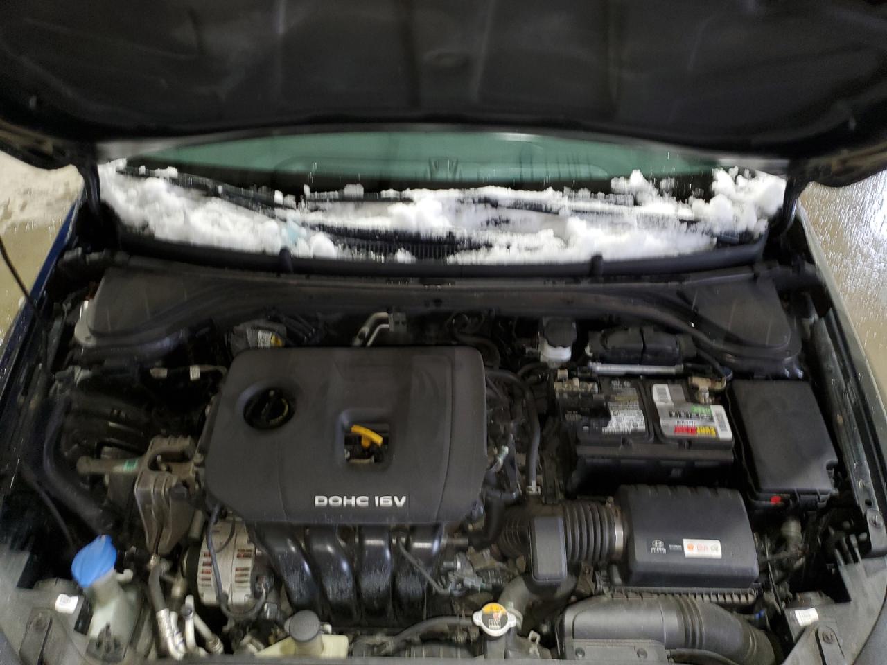 2017 Hyundai Elantra - Image 12