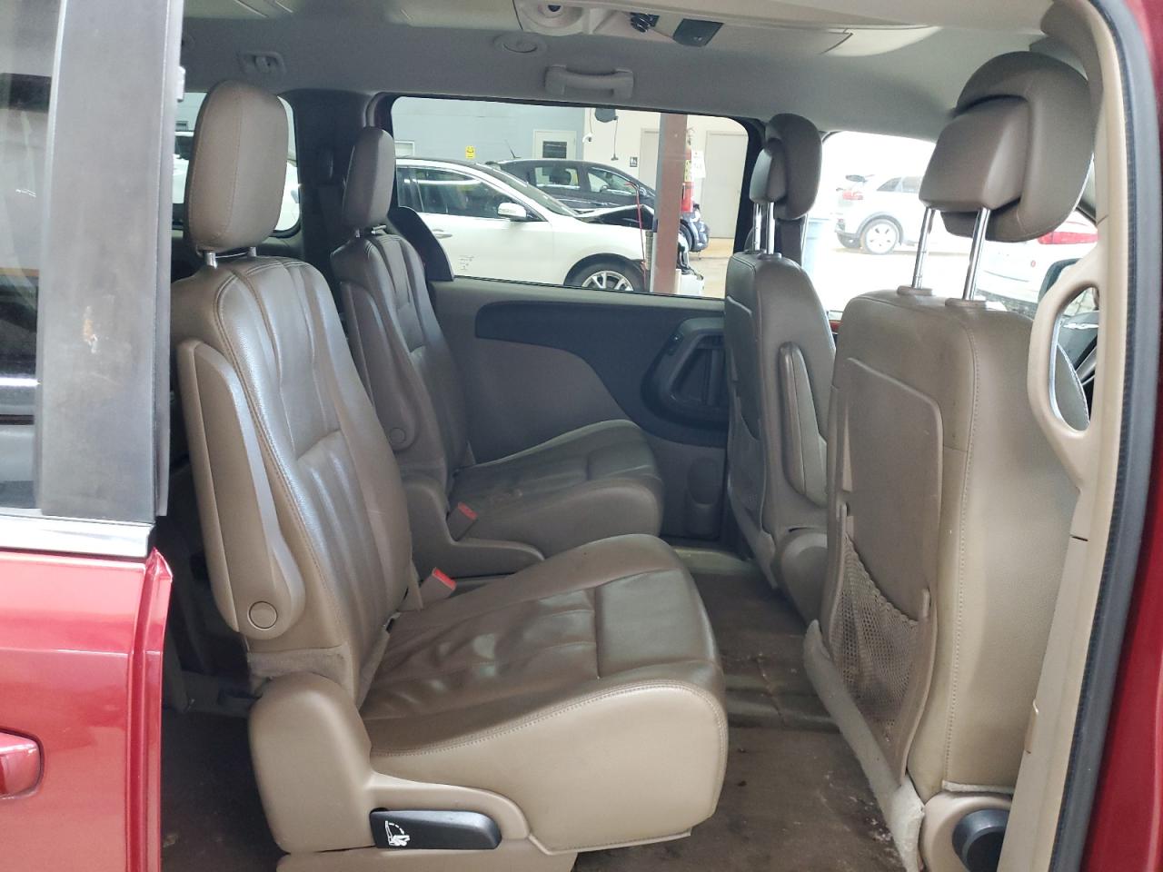 2015 Chrysler Town & Country - Image 11
