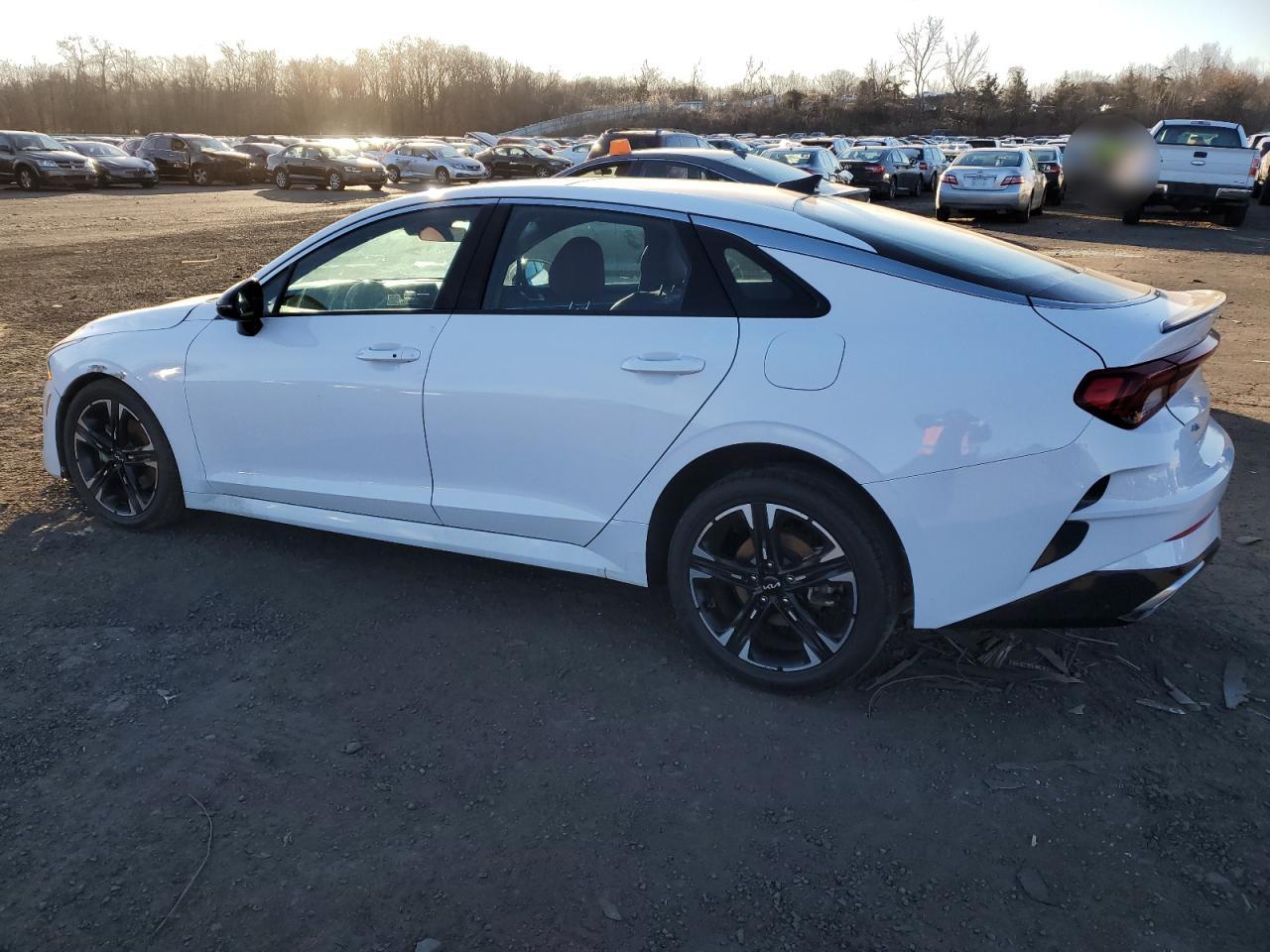 2022 Kia K5 - Image 2