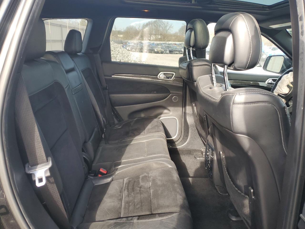 2014 Jeep Grand Cherokee - Image 12