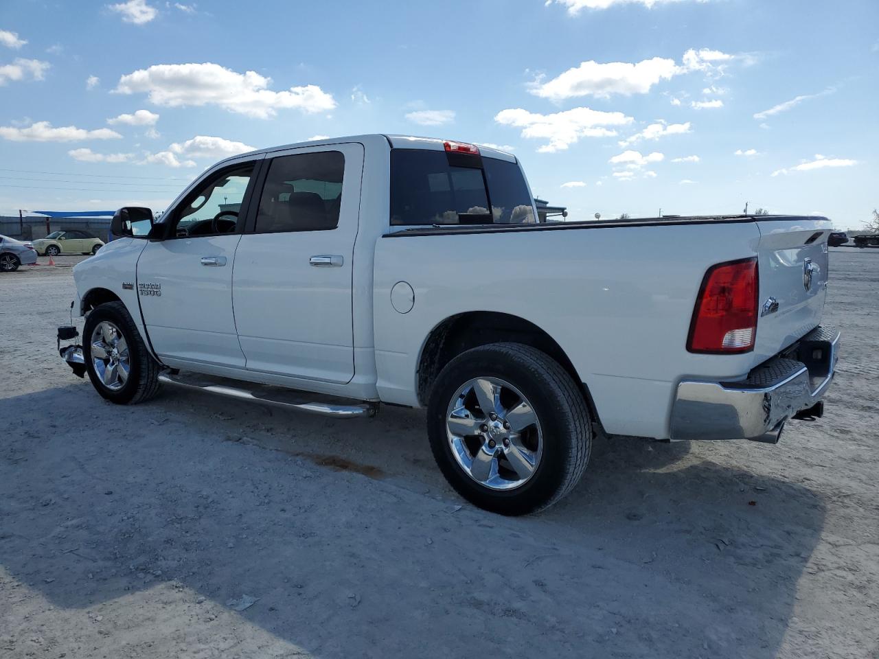 2016 RAM 1500 - Image 2