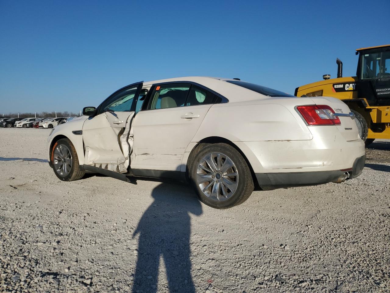 2011 Ford Taurus - Image 2