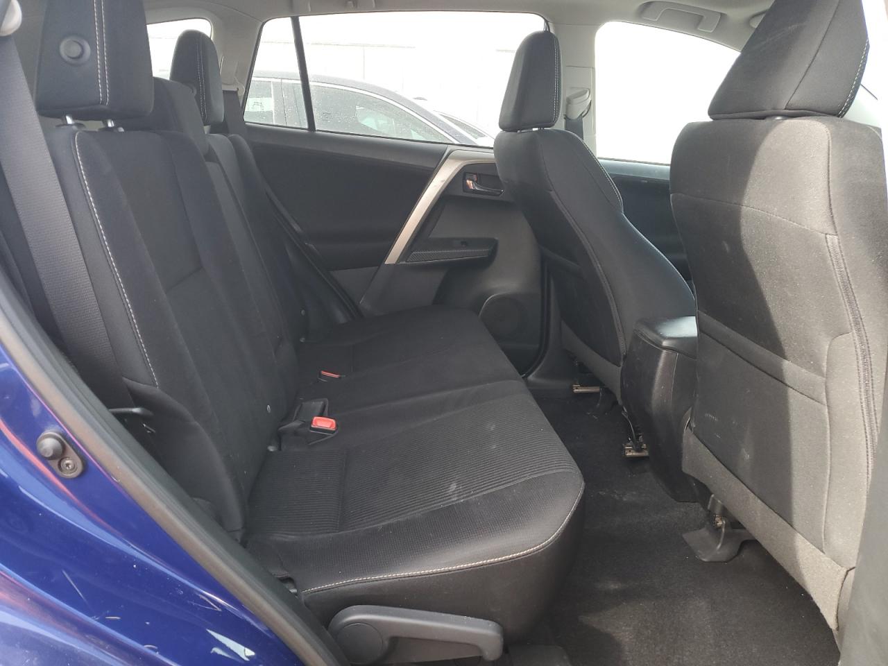 2015 Toyota RAV 4 - Image 11