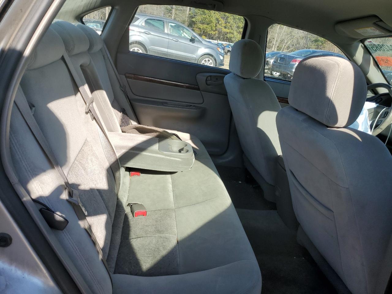 2005 Chevrolet Impala - Image 10