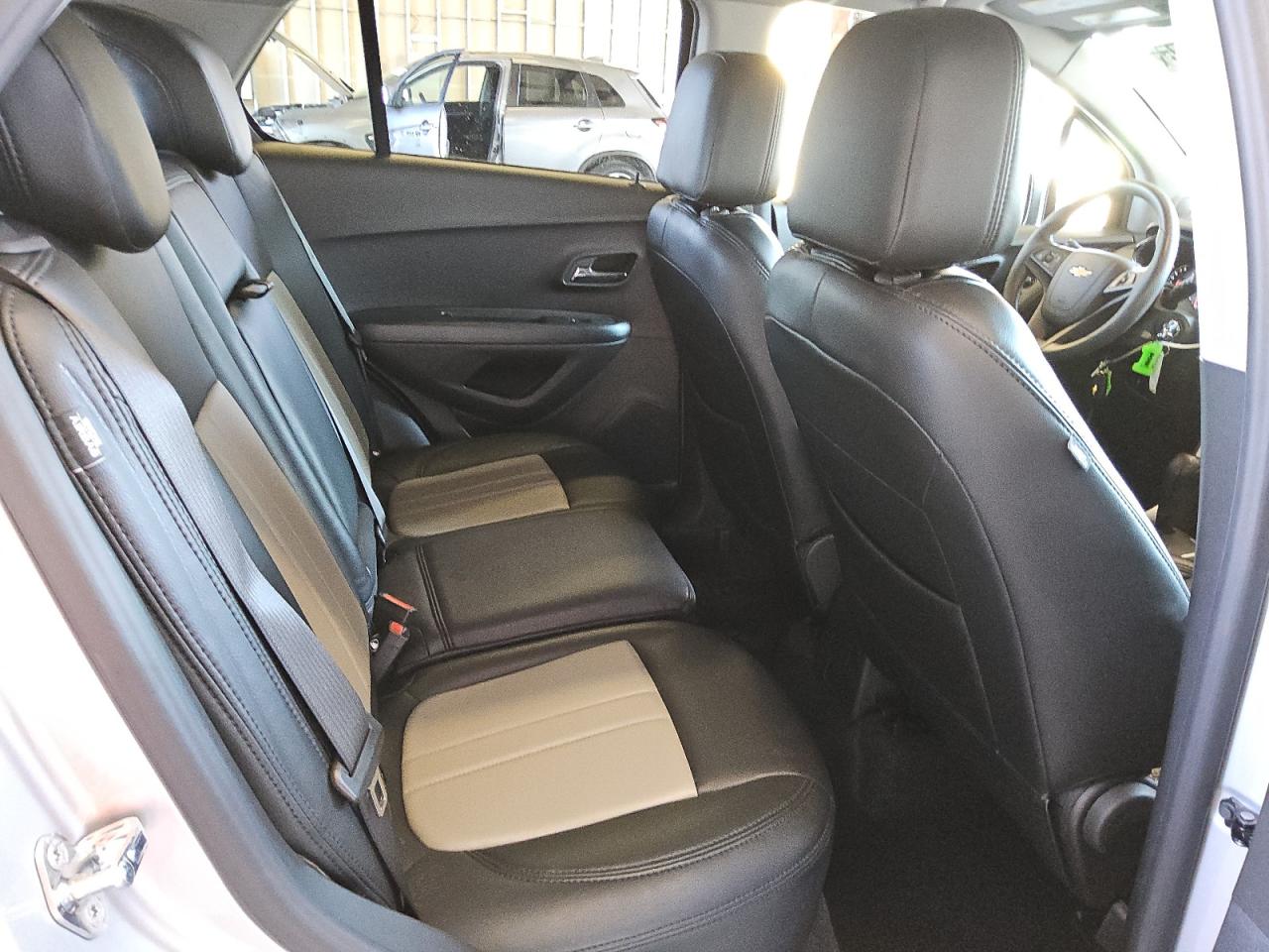 2022 Chevrolet Trax - Image 11