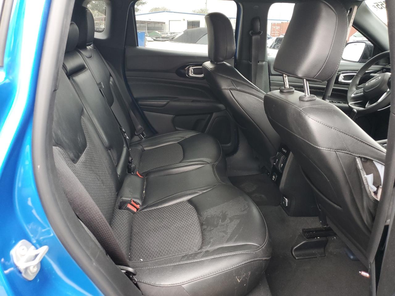 2022 Jeep Compass - Image 11
