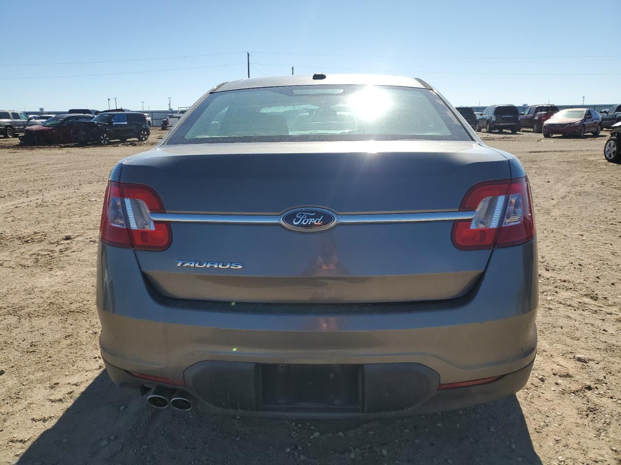 2011 Ford Taurus - Image 6