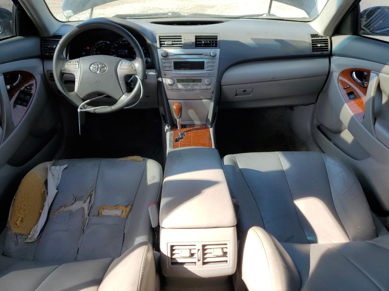 2010 Toyota Camry - Image 8