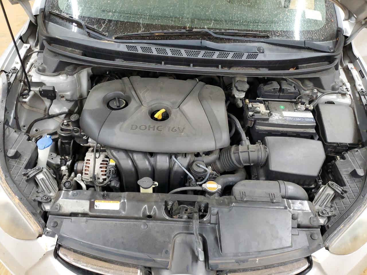 2011 Hyundai Elantra - Image 11
