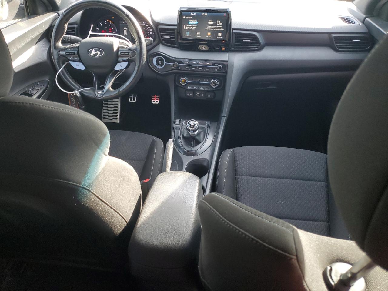2020 Hyundai Veloster - Image 8