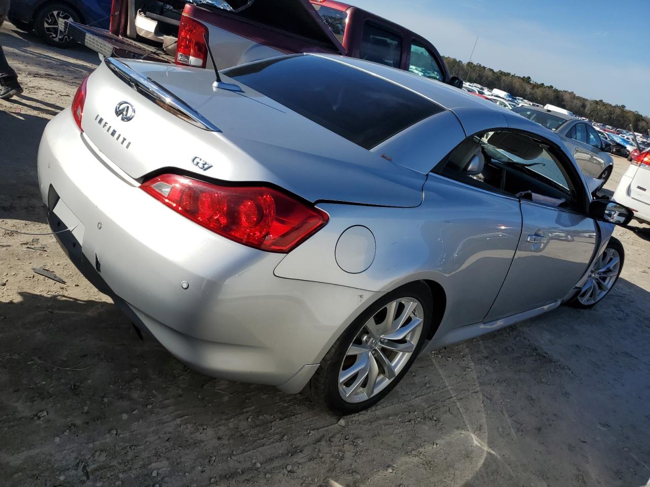 2011 Infiniti G - Image 3