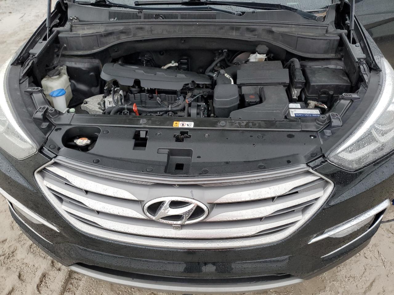 2018 Hyundai Santa Fe - Image 12