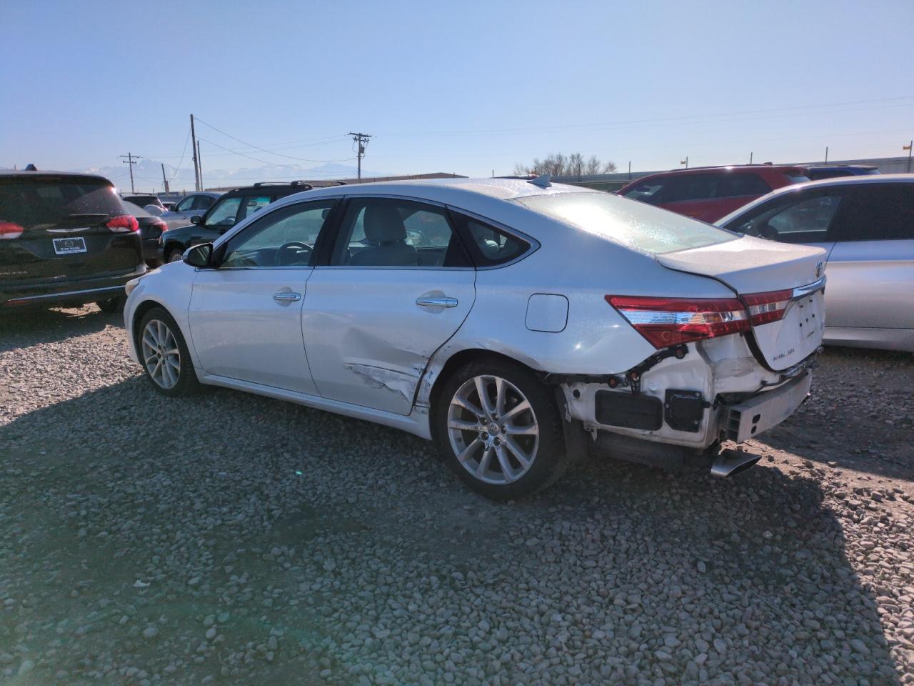 2015 Toyota Avalon - Image 2