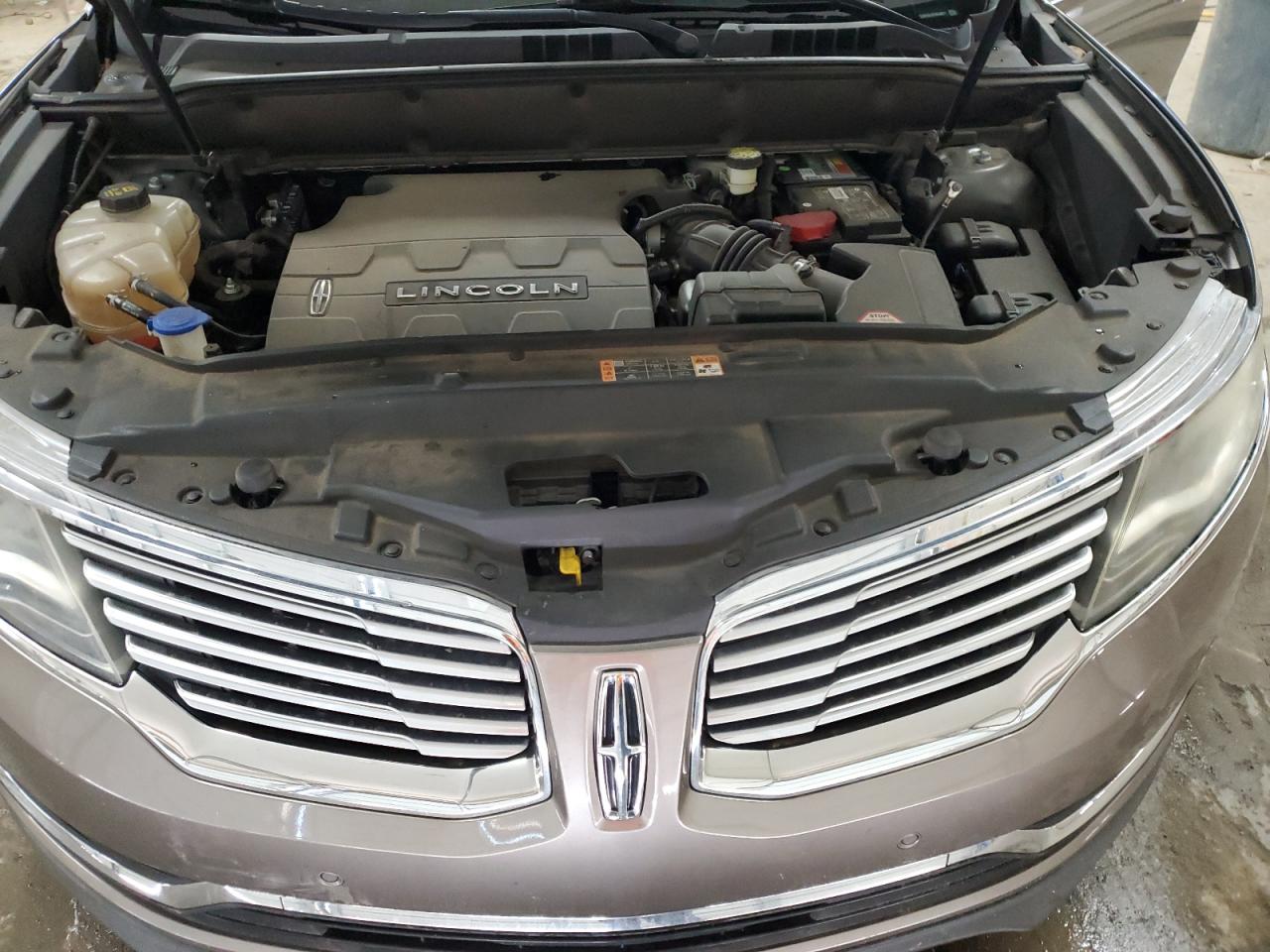 2017 Lincoln MKX - Image 12