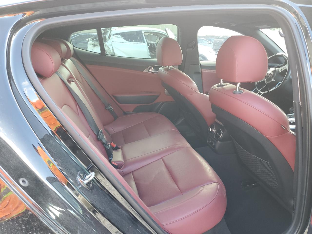 2018 Kia Stinger - Image 10