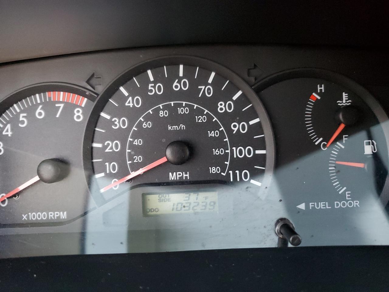 2004 Toyota Corolla - Image 9