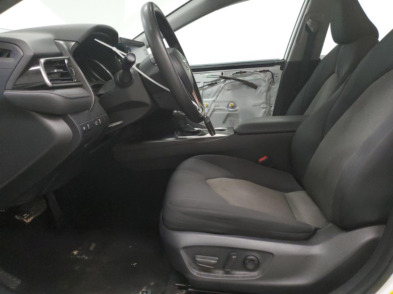 2021 Toyota Camry - Image 7
