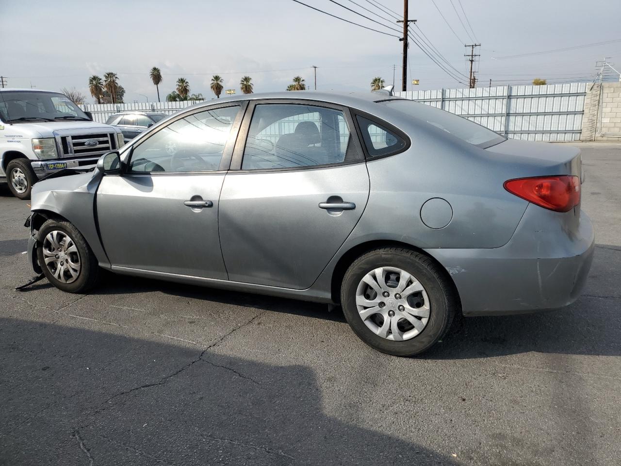 2010 Hyundai Elantra - Image 2