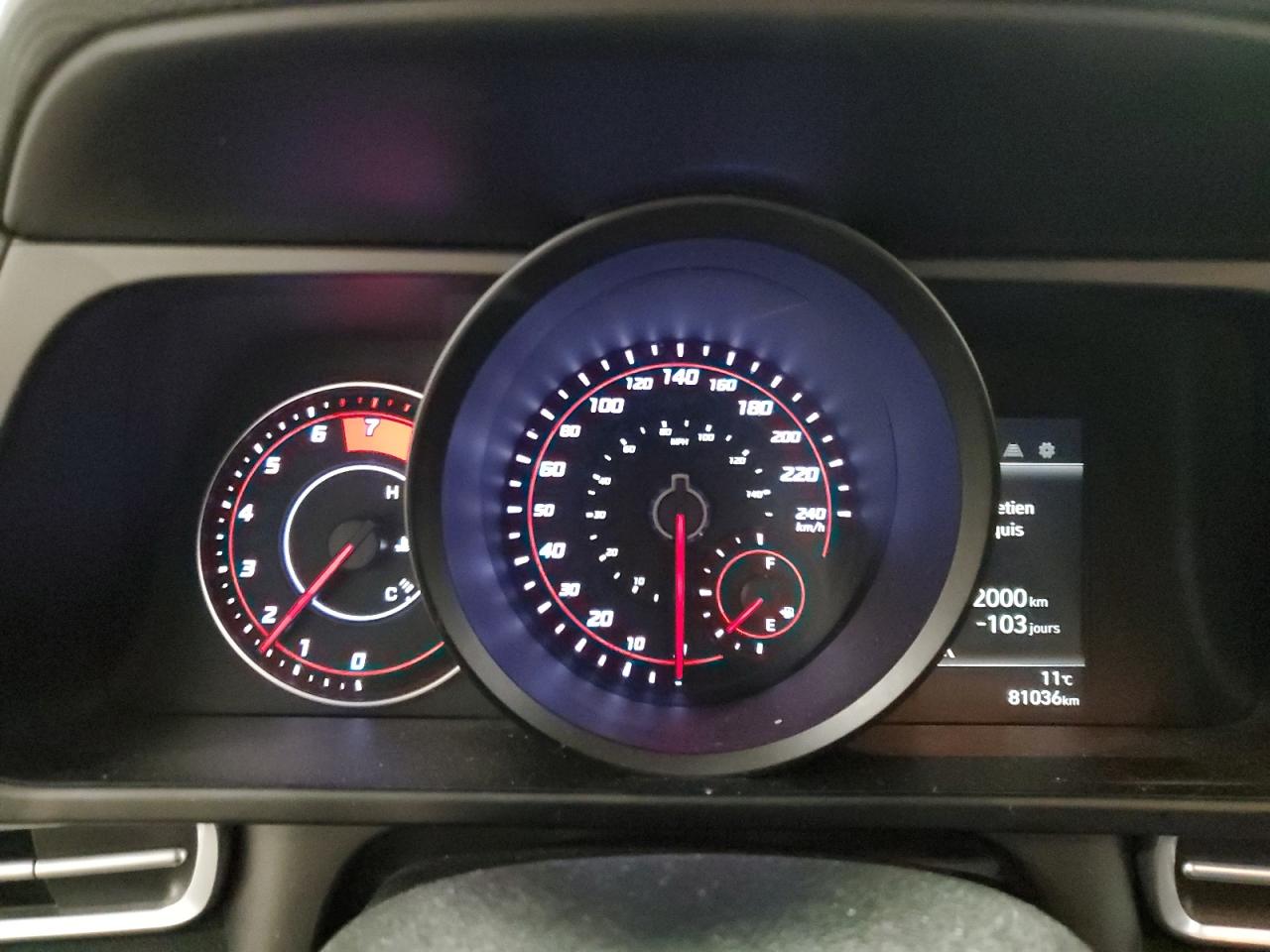 2022 Hyundai Elantra - Image 9