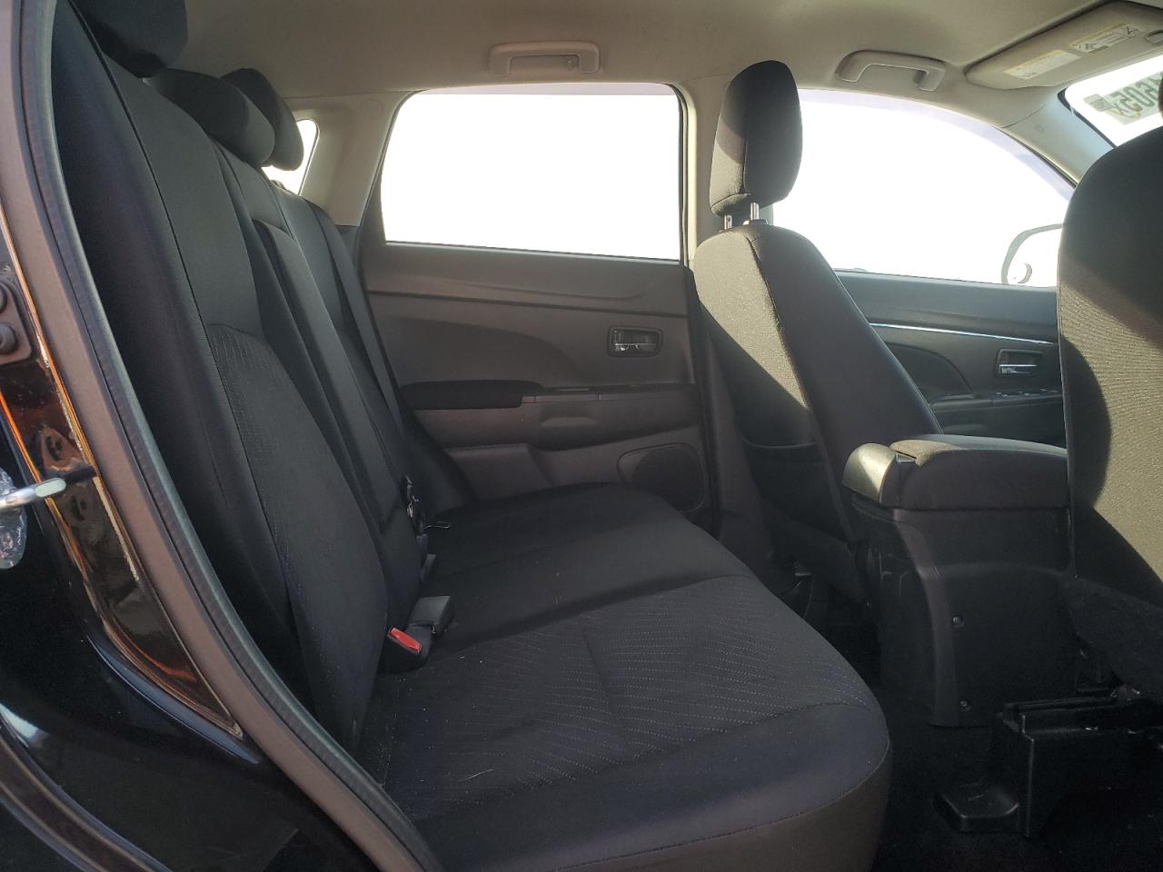 2014 Mitsubishi Outlander - Image 11
