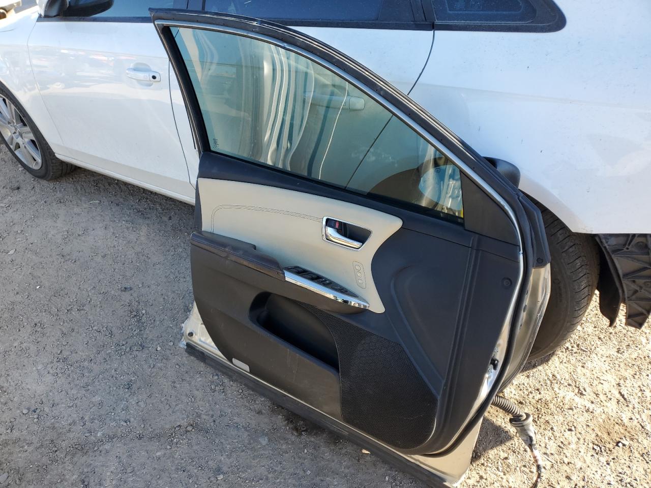 2014 Toyota Avalon - Image 12