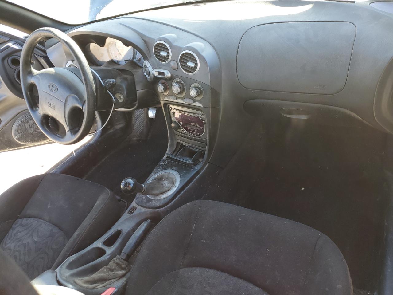 2001 Hyundai Tiburon - Image 8