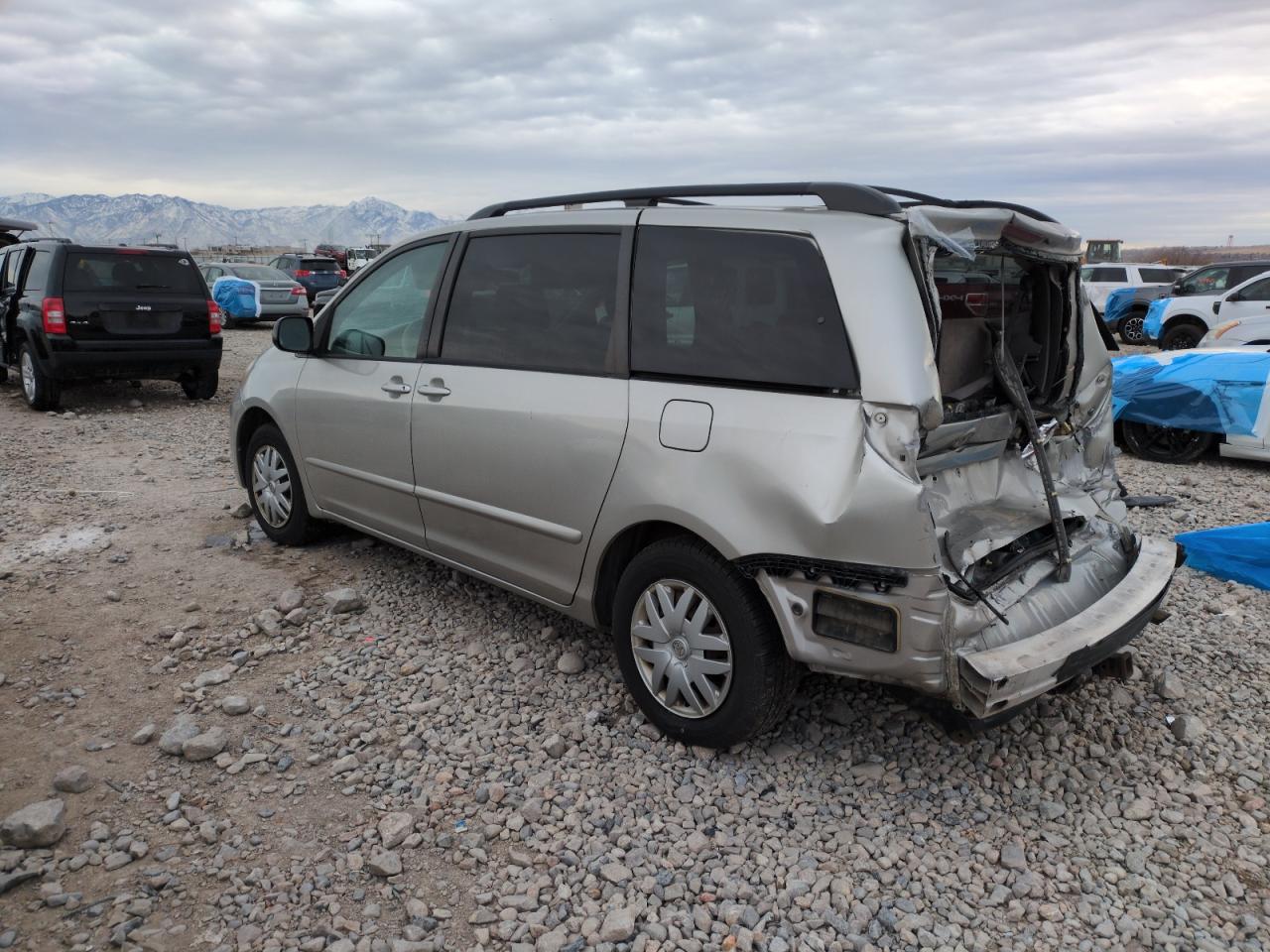 2008 Toyota Sienna - Image 2