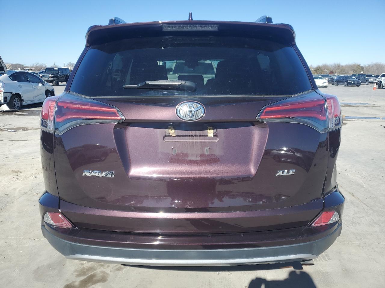 2018 Toyota RAV 4 - Image 6