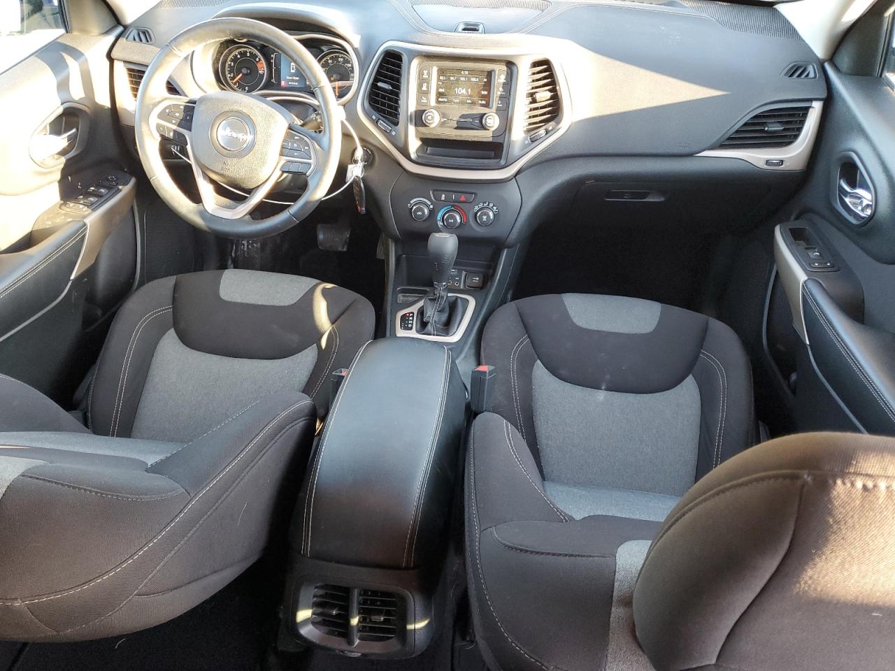 2018 Jeep Grand Cherokee - Image 8