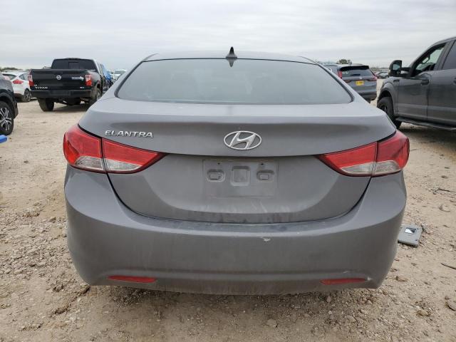 Sedans HYUNDAI ELANTRA 2013 Srebrny