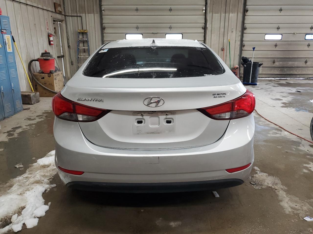 2015 Hyundai Elantra - Image 6