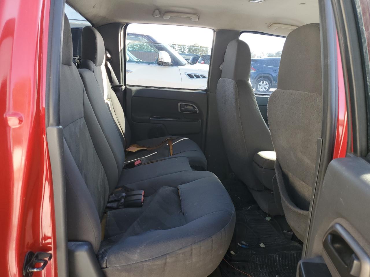 2004 Chevrolet Colorado - Image 10