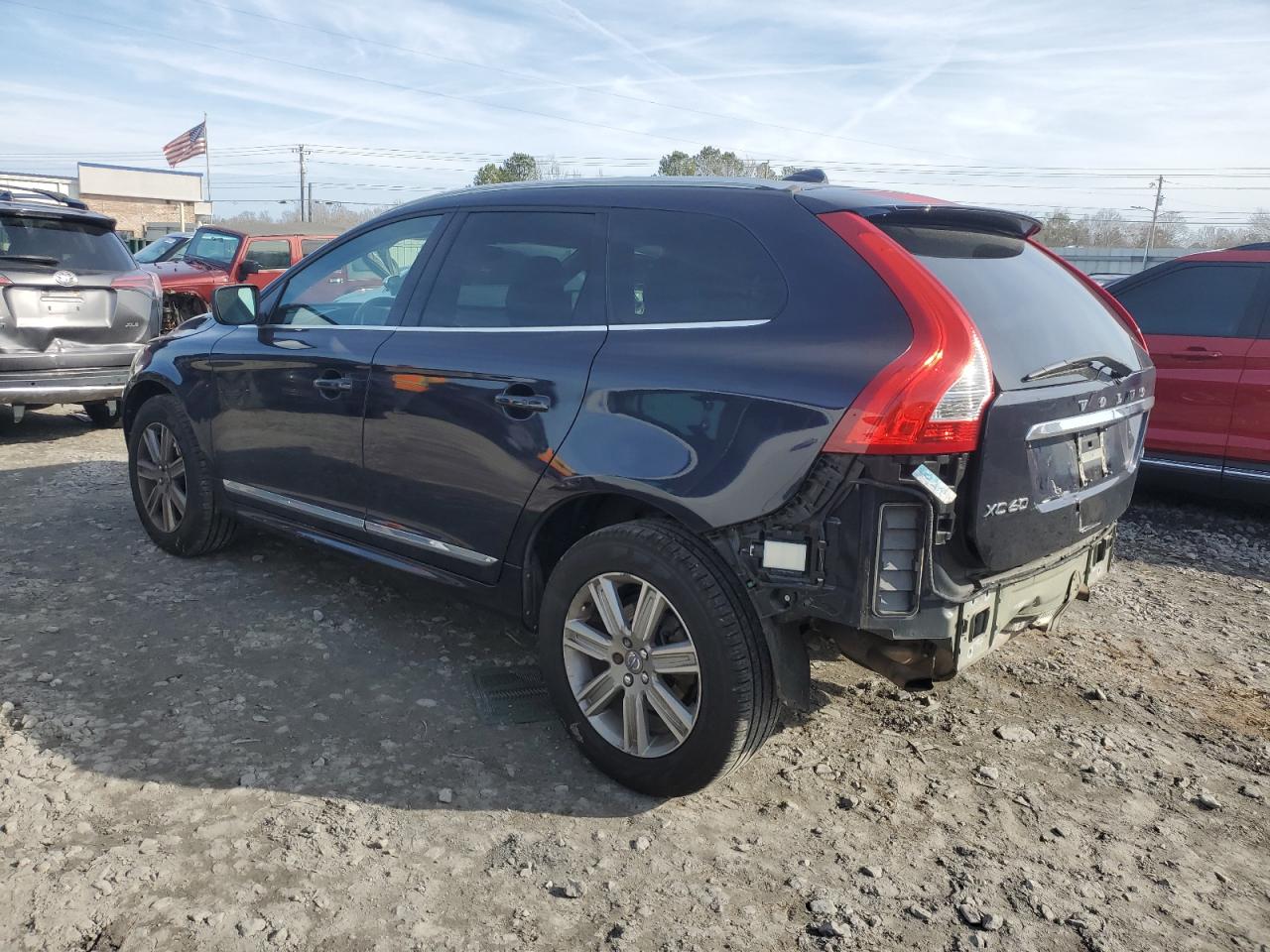 2017 Volvo XC60 - Image 2
