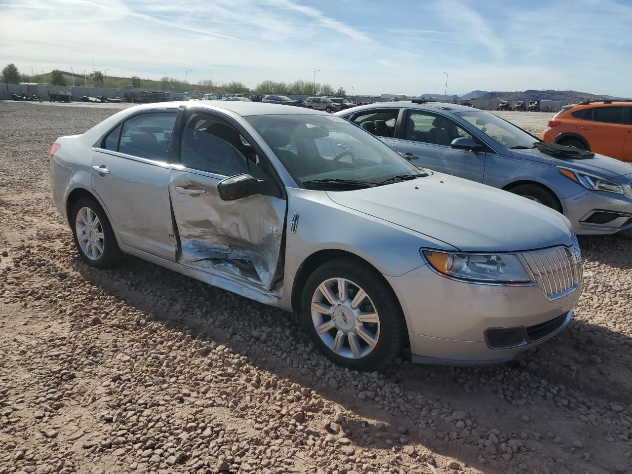 2010 Lincoln MKZ - Image 4