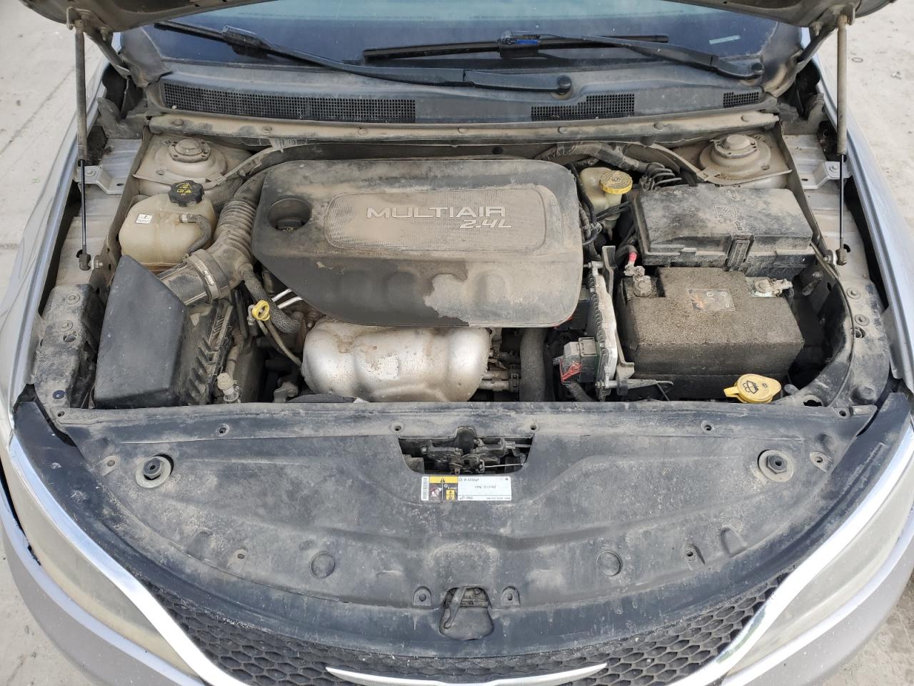 2015 Chrysler 200 - Image 11