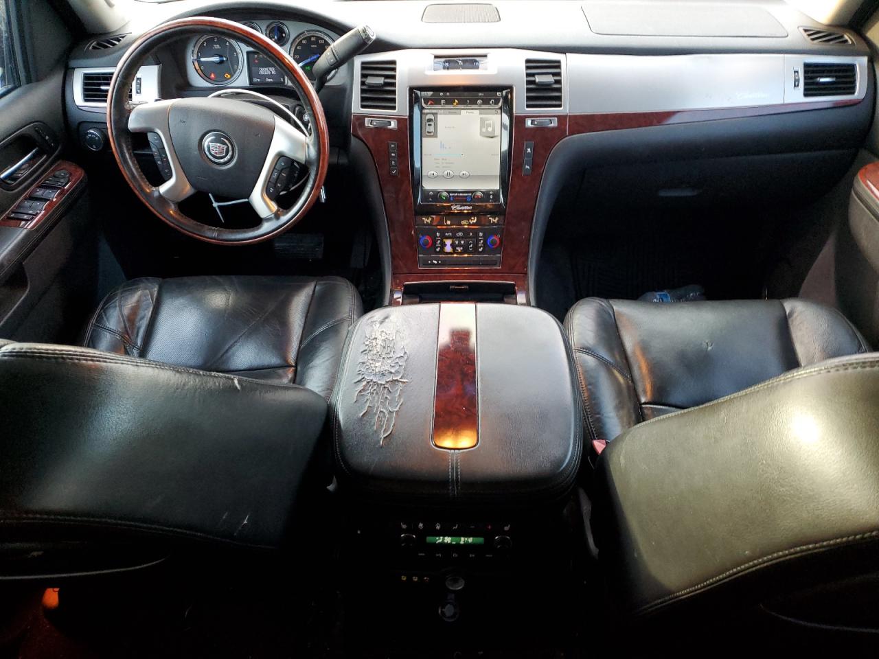 2010 Cadillac Escalade - Image 8