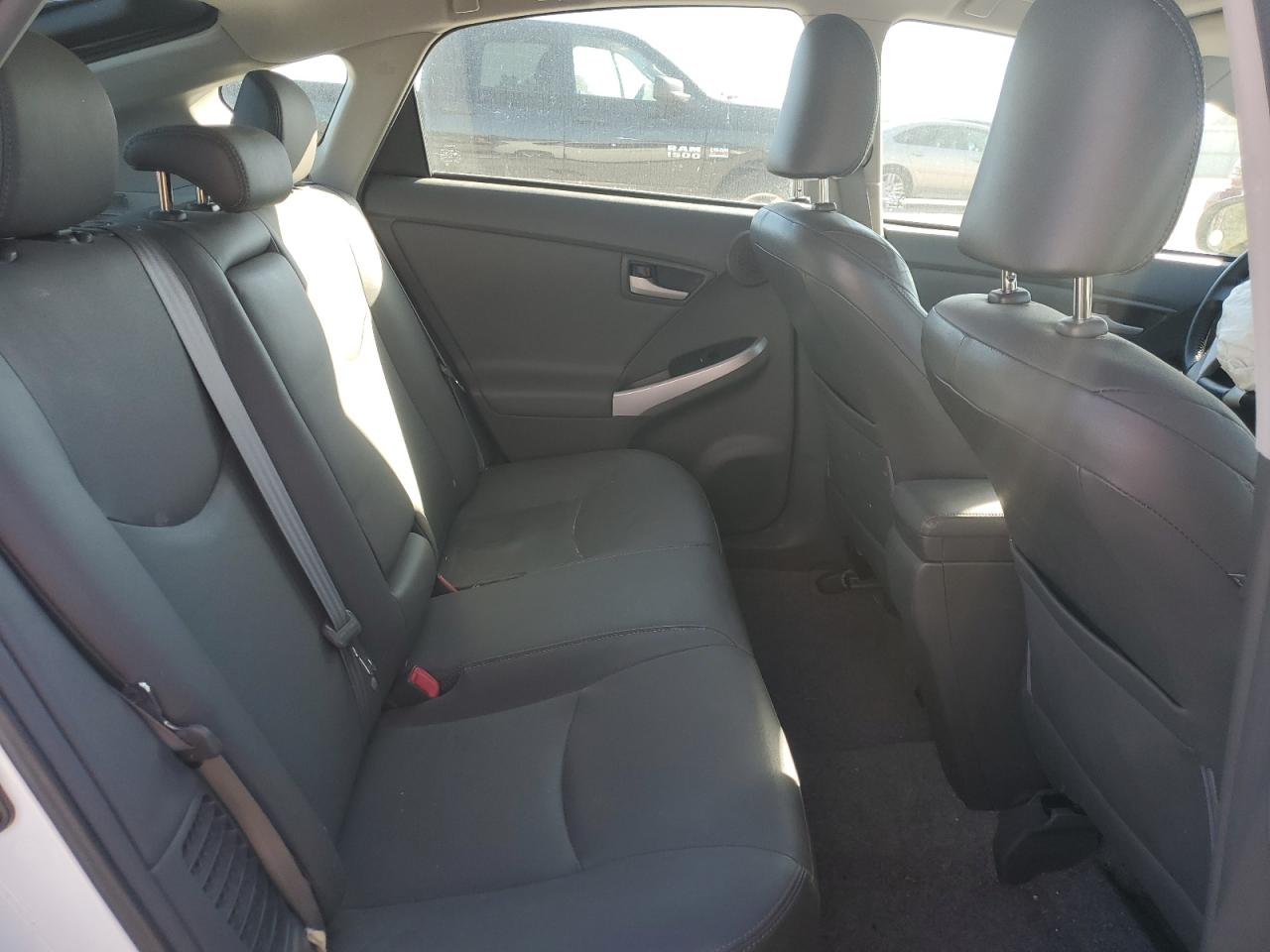 2010 Toyota Prius - Image 11