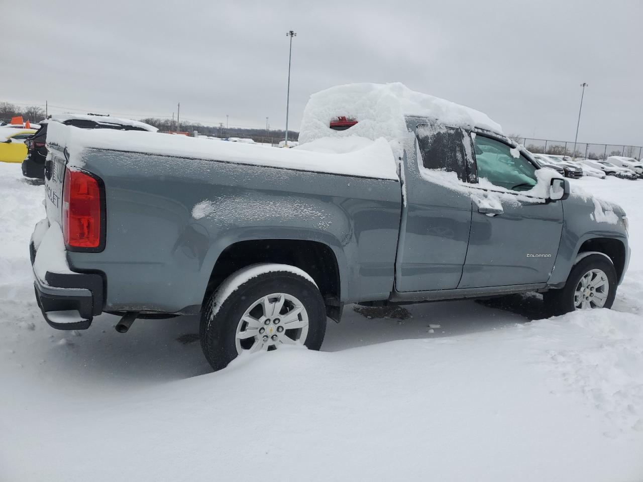 VIN 1GCHSCEA4N1156656 2022 CHEVROLET COLORADO no.3