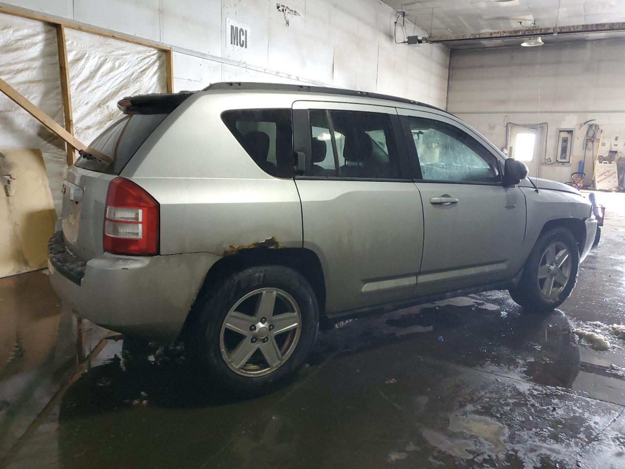 2010 Jeep Compass - Image 3