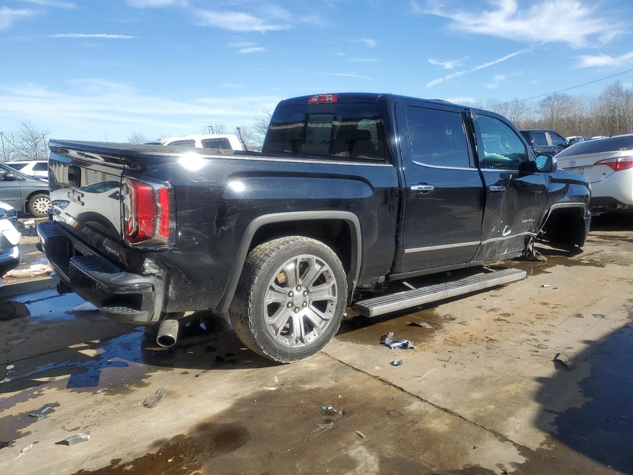 2018 GMC Sierra - Image 3