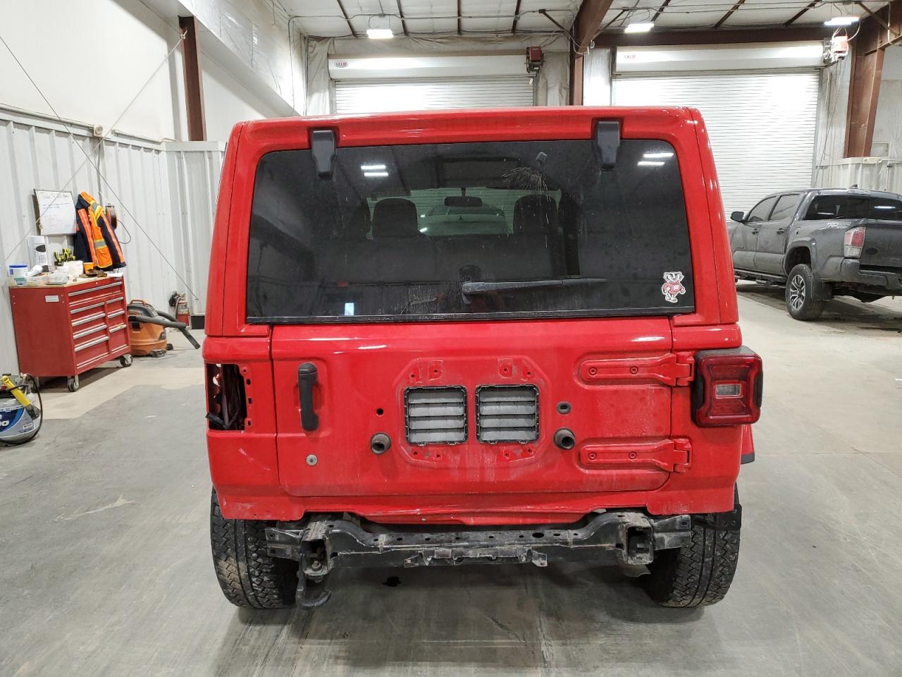 2019 Jeep Wrangler - Image 6