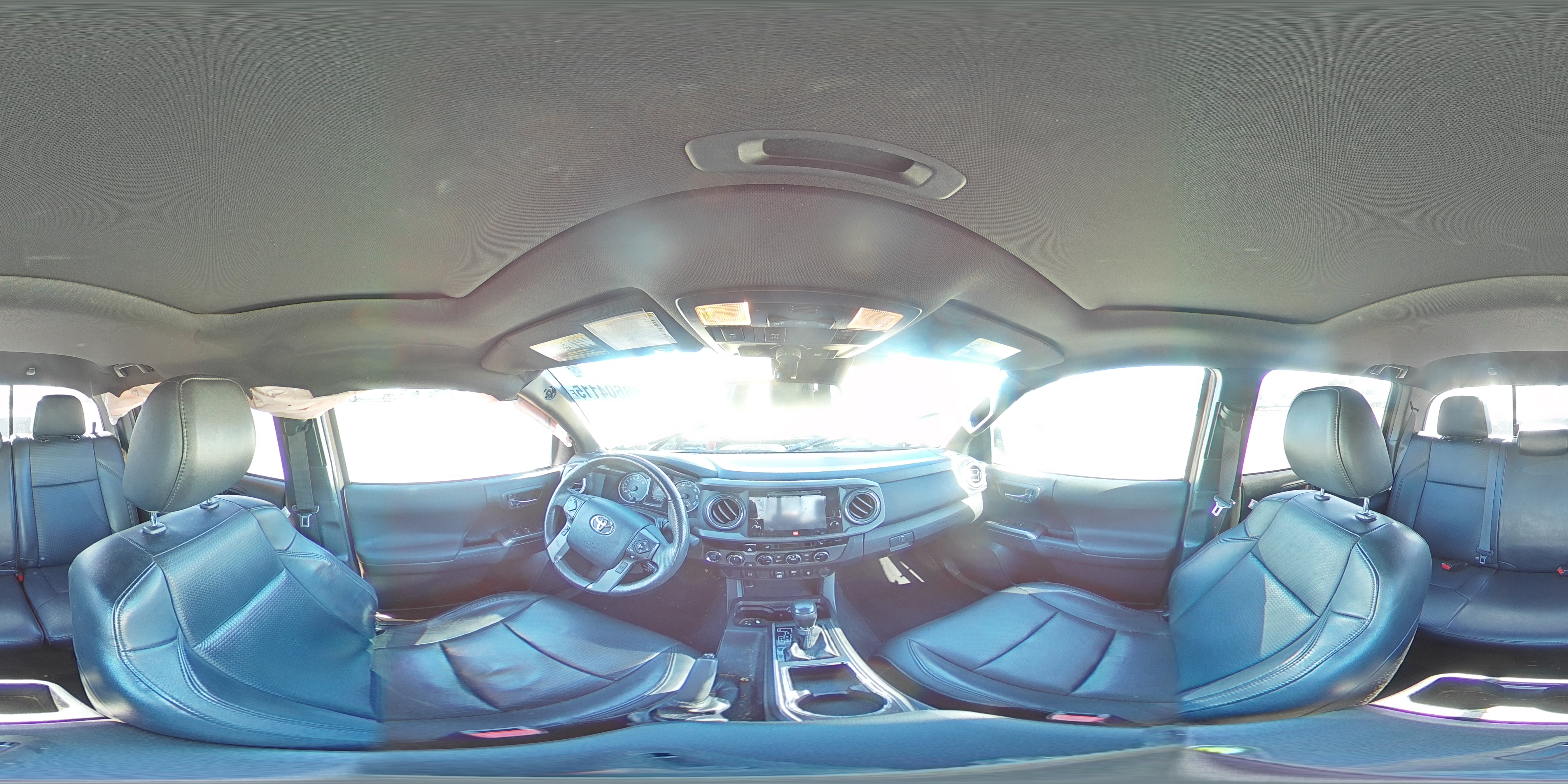 2018 Toyota Tacoma - Image 12