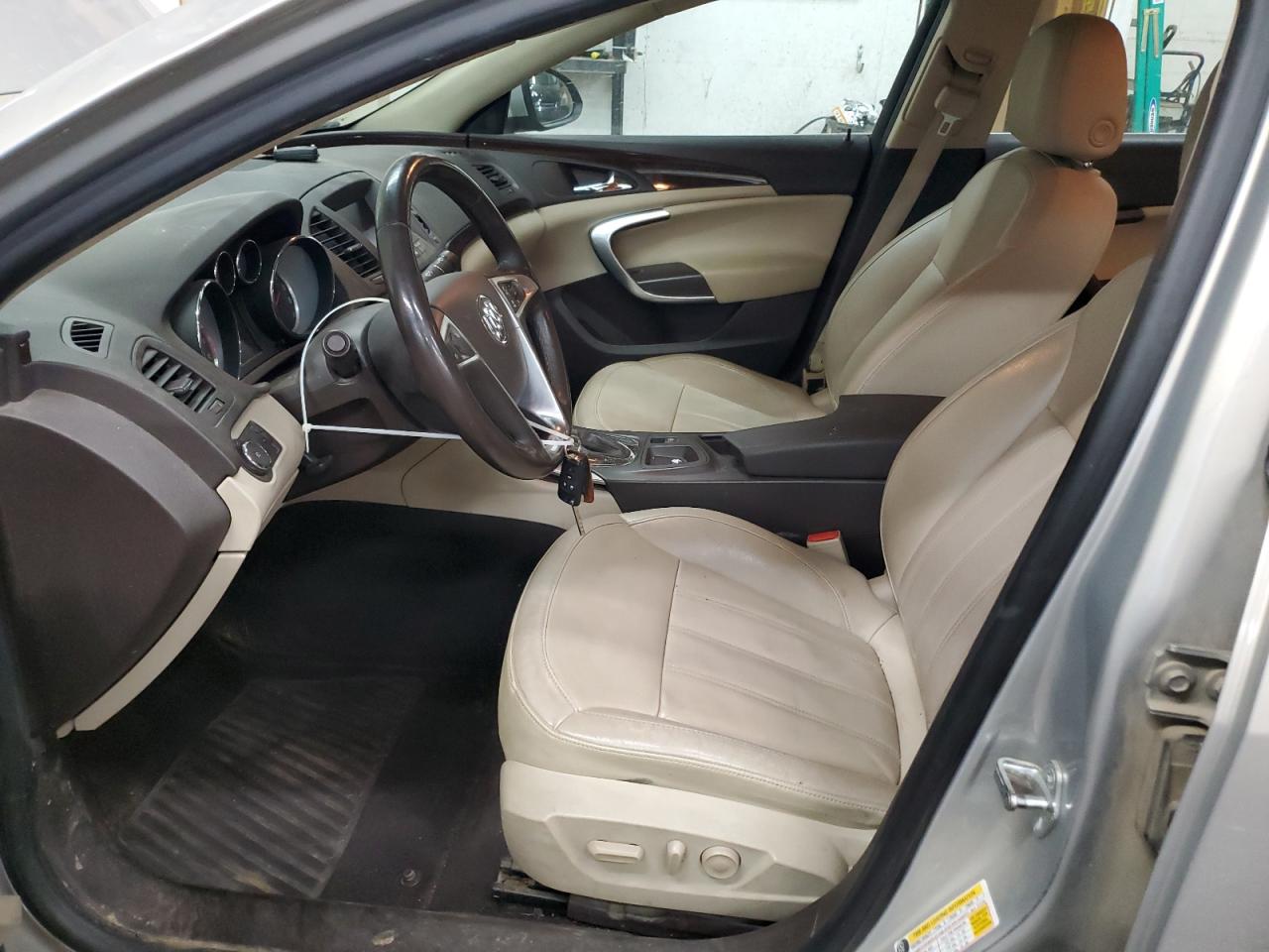 2011 Buick Regal - Image 7