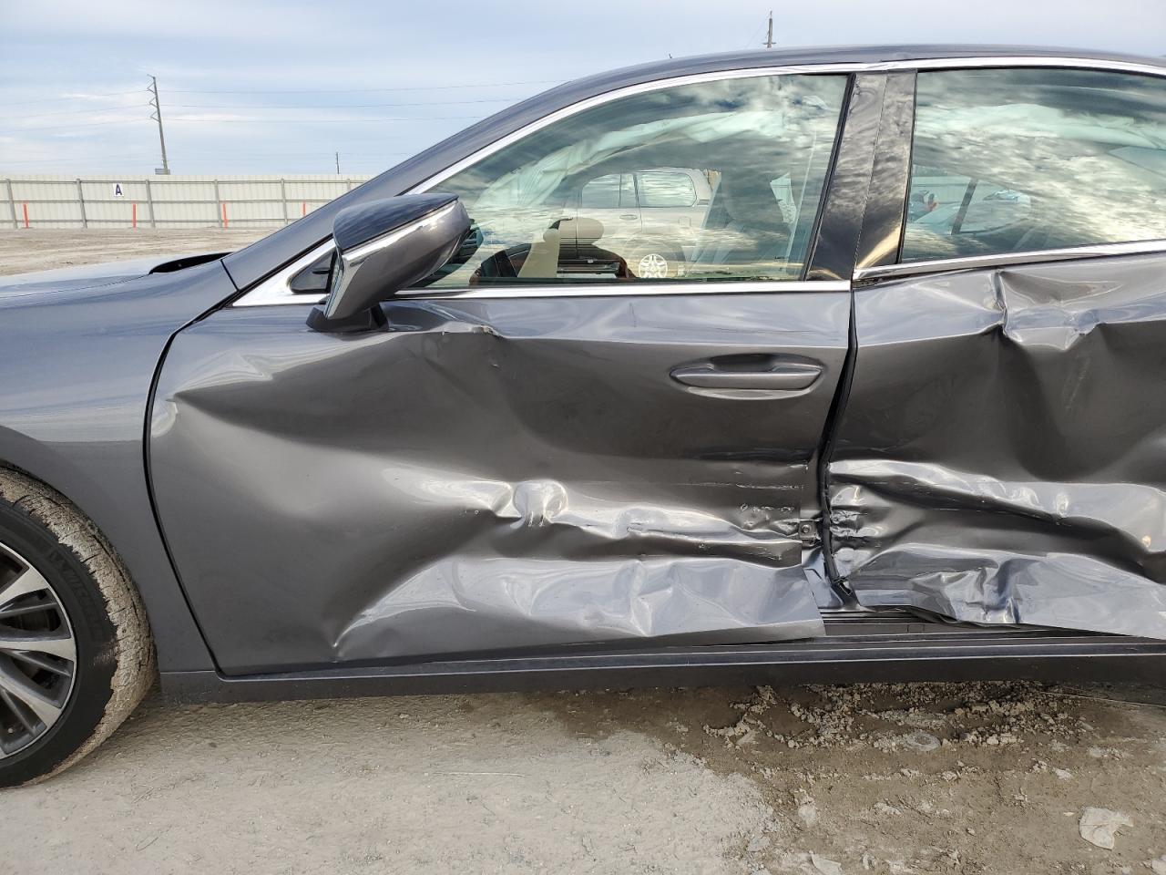 2019 Lexus ES - Image 7