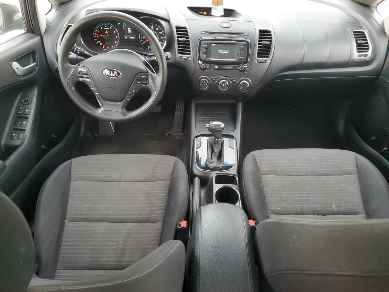 2017 Kia Forte - Image 8