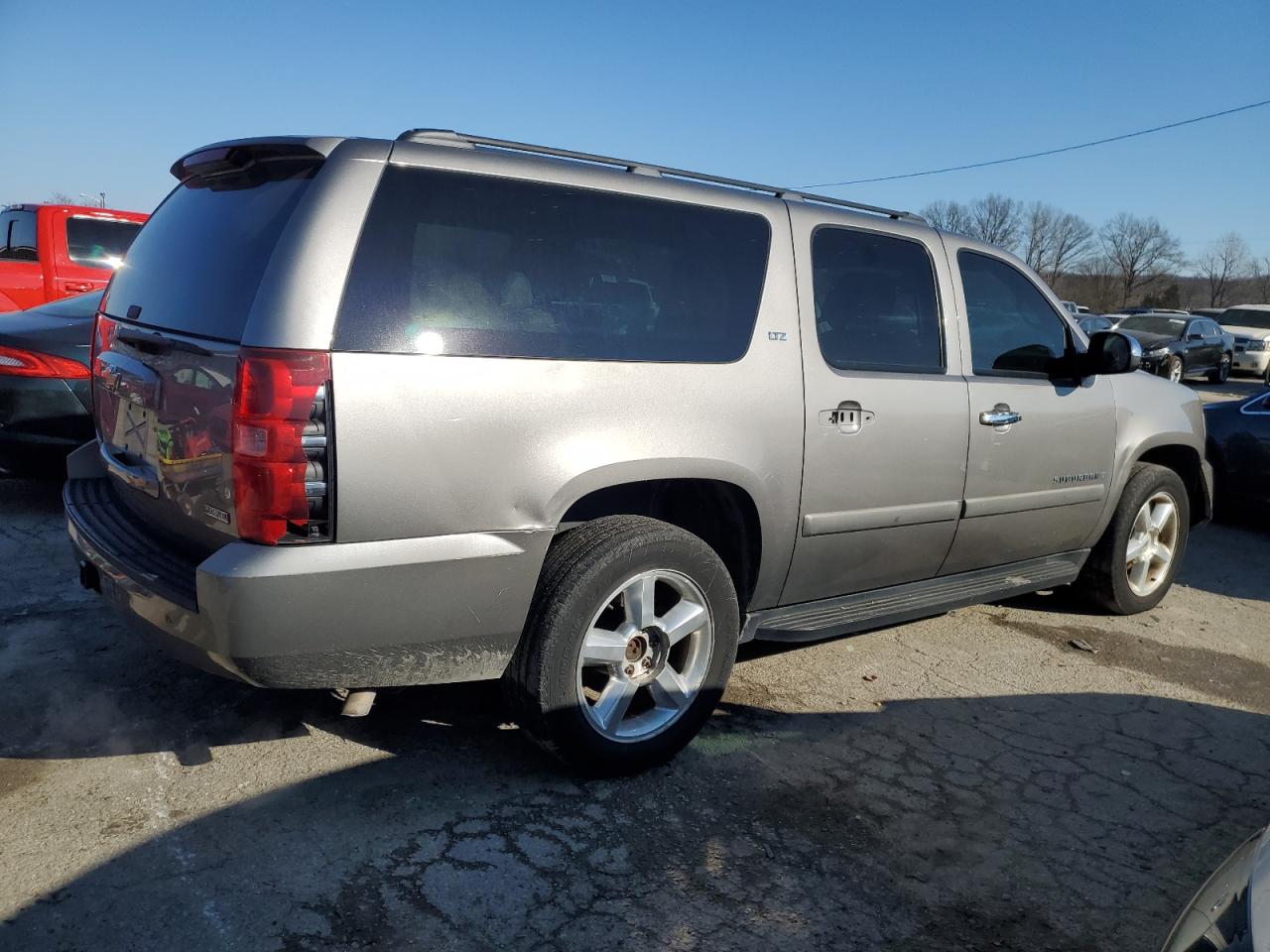 2007 Chevrolet Suburban - Image 3