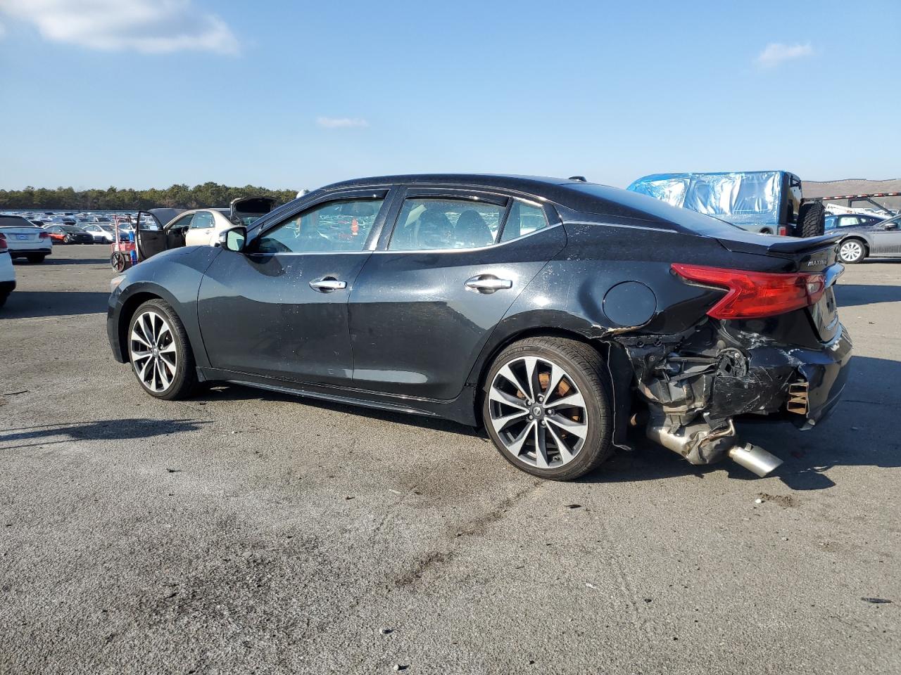 2016 Nissan Maxima - Image 2
