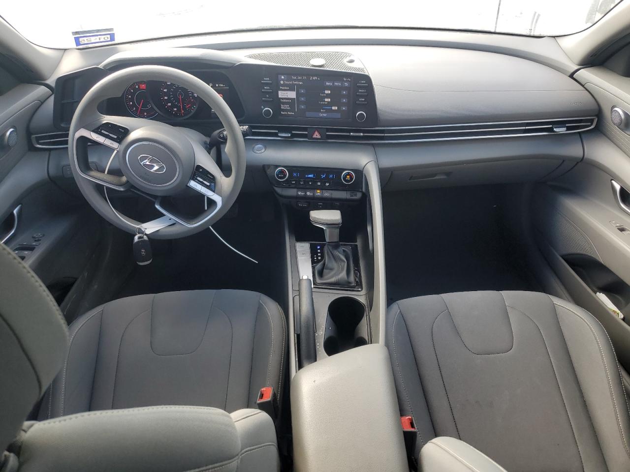 2023 Hyundai Elantra - Image 8