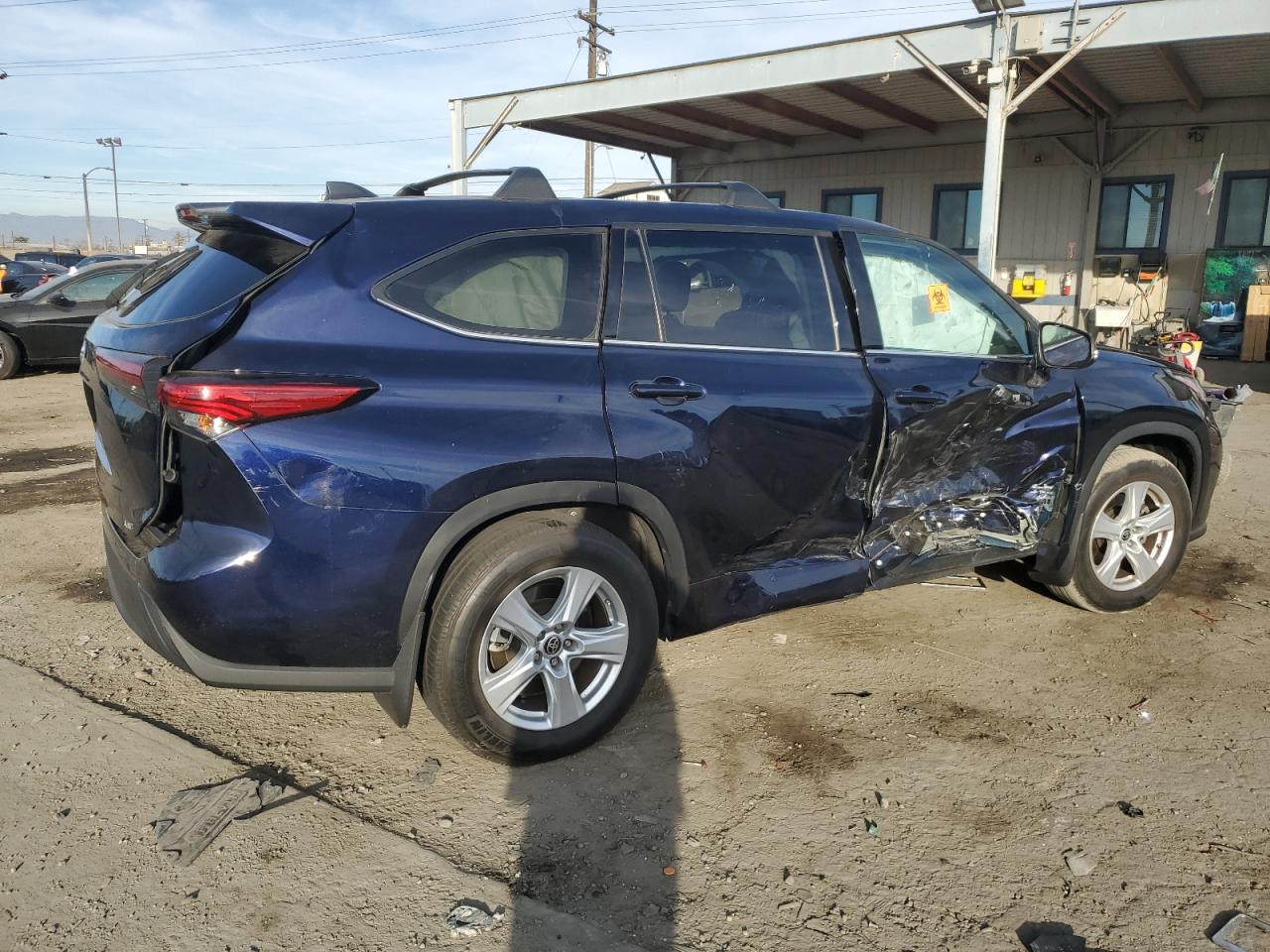 2022 Toyota Highlander - Image 3